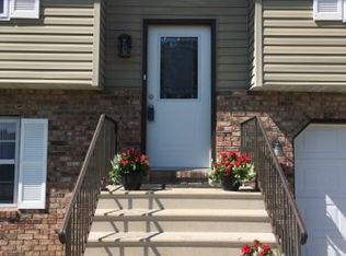 445 Orchard Ct, Troy, IL 62294