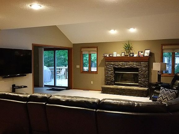 5th image of 19203 Blue Point Dr