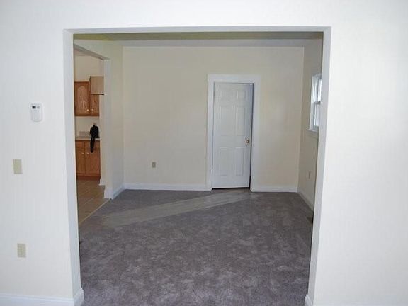 3rd image of 15239 Lake Shore Blvd