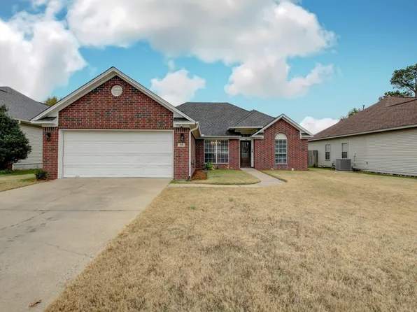 35 Westfield Ct, Little Rock, AR 72210
