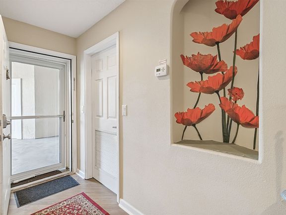 4th image of 403 Tarpon Ave APT 118