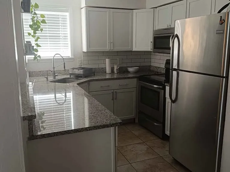 Antique Oaks Cir — Photo 7