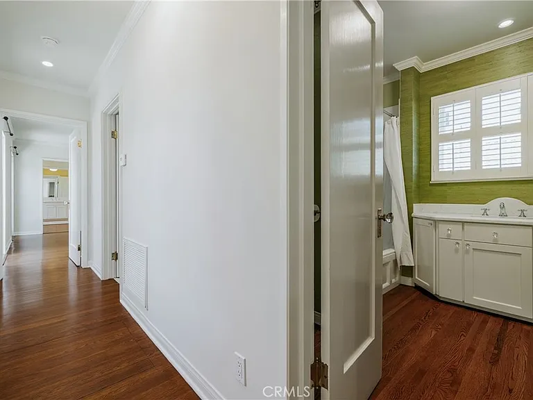 1243 Rossmoyne Ave — Photo 23