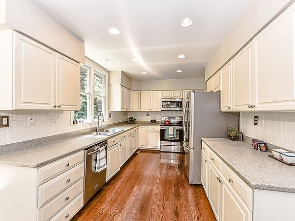 3rd image of 15014 Stonegreen Ln