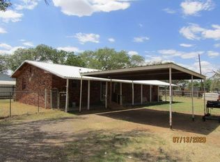 413 Maple St, Levelland, TX 79336