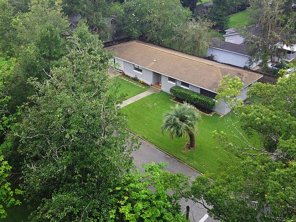 3rd image of 515 Park Way