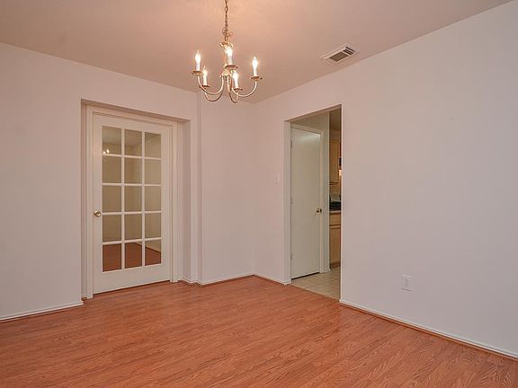 4th image of 8138 Golf Green Cir
