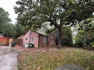 604 E Huntsville Rd, Fayetteville, AR 72701