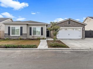 1845 Softwind Dr, Tulare, CA