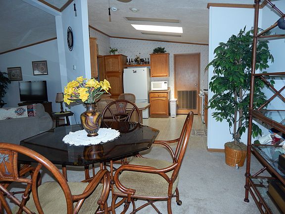 4th image of 33503 Lakeshore Cir