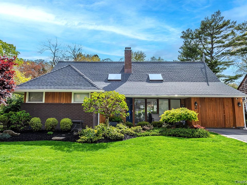 1st image of 10 Oak Brook Lane
