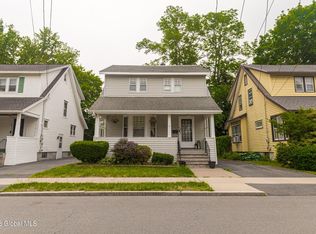 57 Edgecomb St, Albany, NY 12209