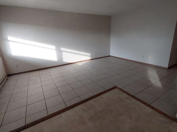 4th image of 1600 Aspen Dr APT 7