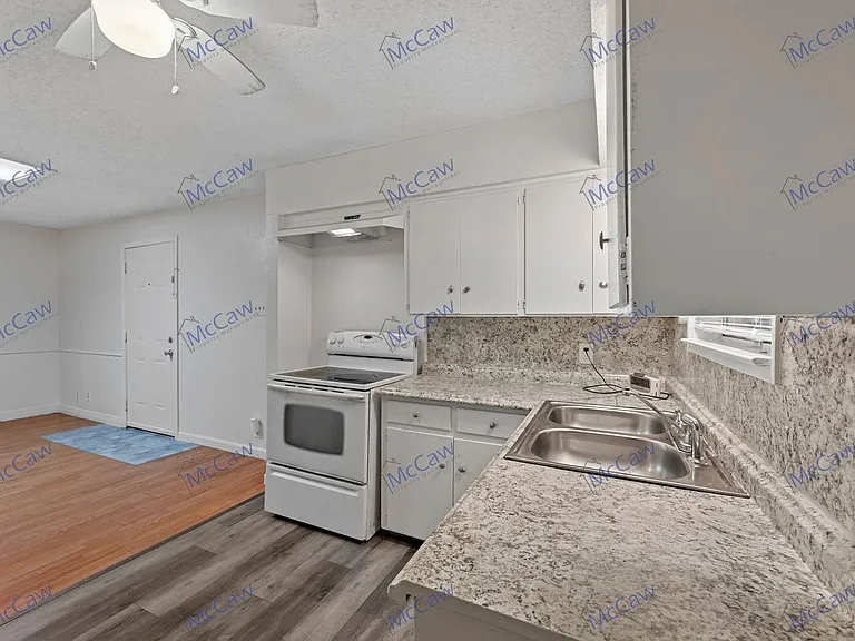 3532 Hilton Dr — Photo 7