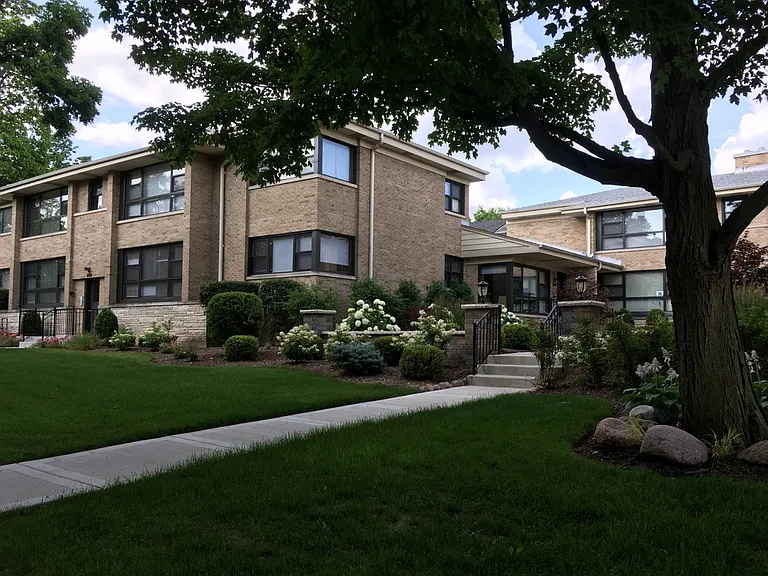 1940-42 Linden Ave — Photo 10