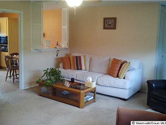 3rd image of 928A Thornhill Ct