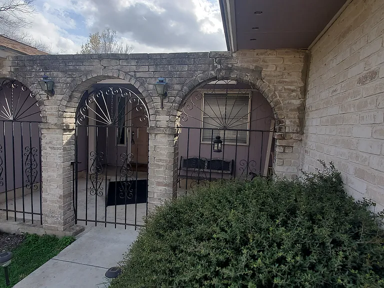 14219 Brook Hollow Blvd — Photo 2