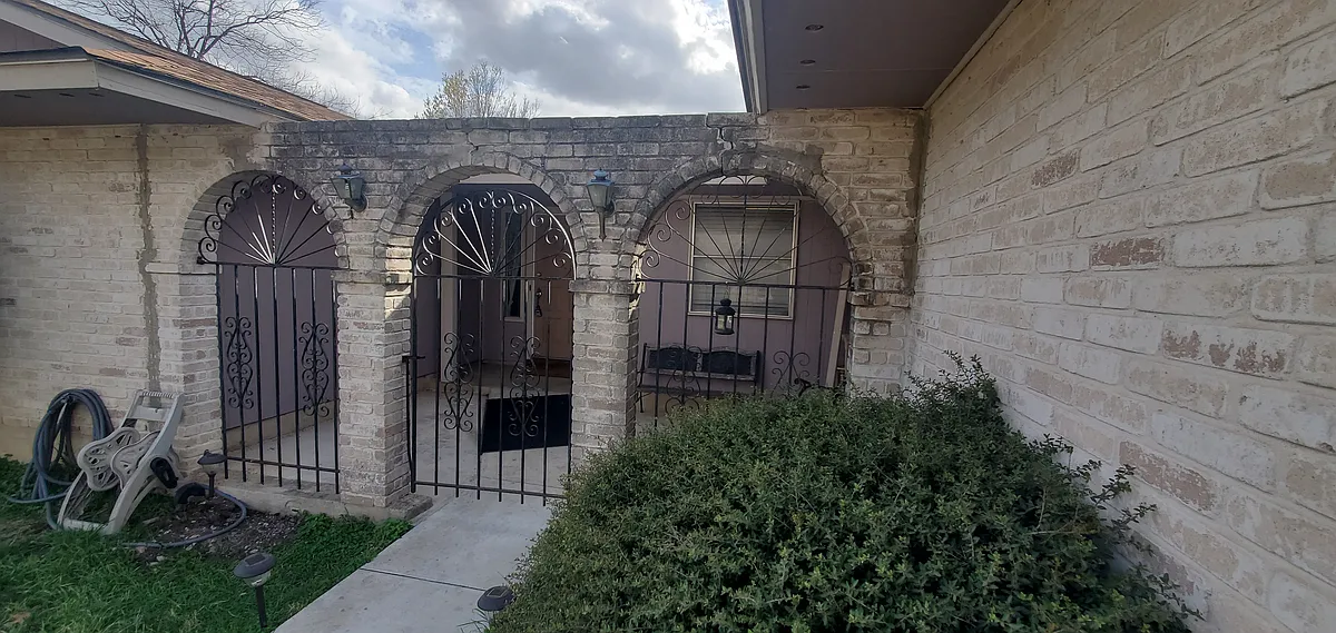 Building Photo - 14219 Brook Hollow Blvd