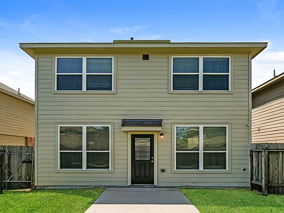 5th image of 11943 Munich Dr