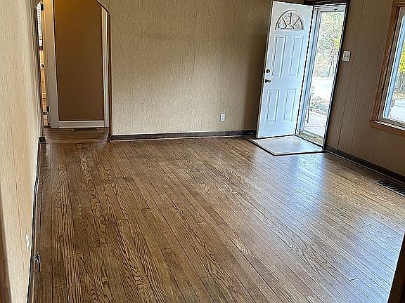 5th image of 3341 Shaw Dr