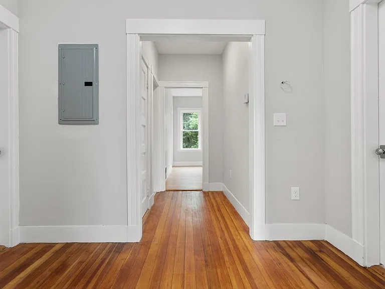 68 Saxton St #2 — Photo 20