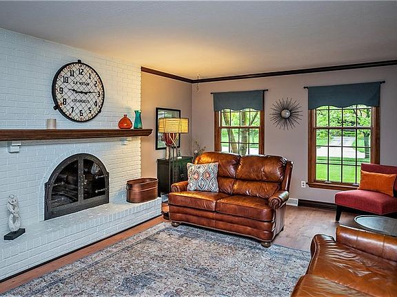3rd image of 27640 Bryandale Dr
