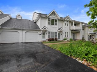 3120 Wood Rd #13F, Racine, WI 53406