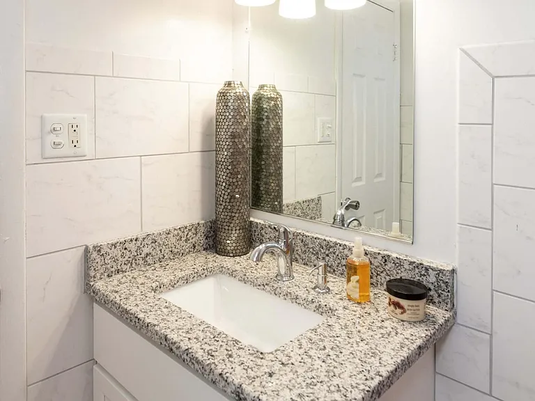 Mariner's Cove Apartment Homes — Photo 16