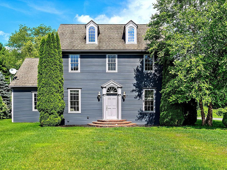 1st image of 8 Stoneledge Rd