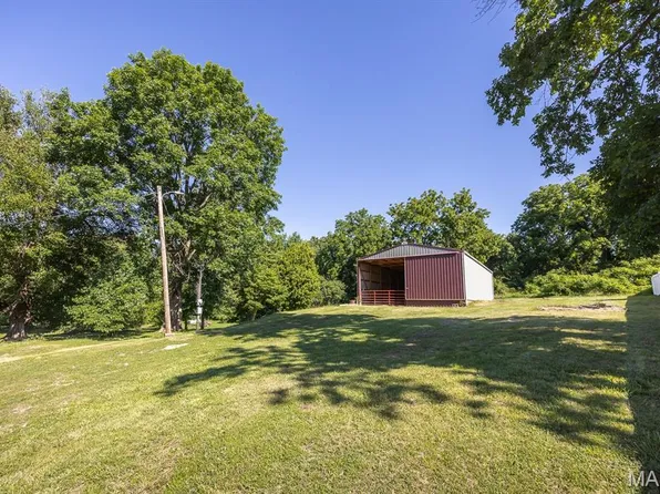 2955 Leland Dr, Belleville, IL 62226