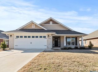 9104 Eagle Trace Dr SE, Owens Cross Roads, AL 35763