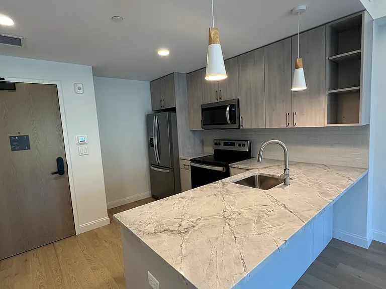 57 Brighton Ave — Photo 4