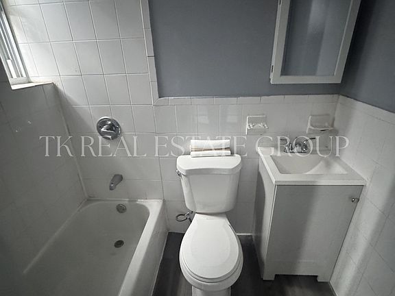 5th image of 520 25th St APT 8