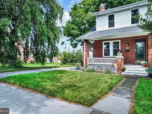 3rd image of 1473 Wayne Ave