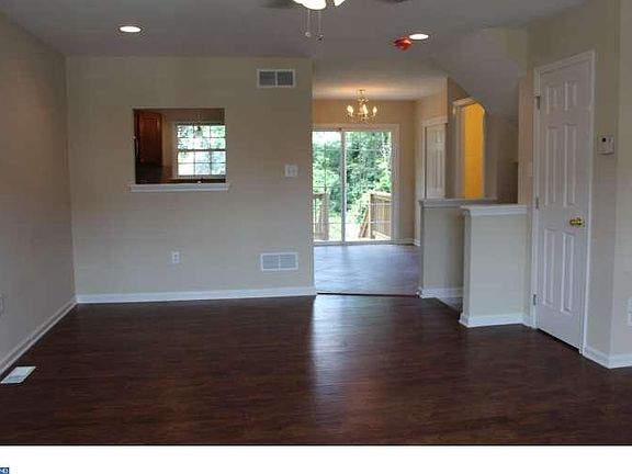 4th image of 174 Amberfield Ln