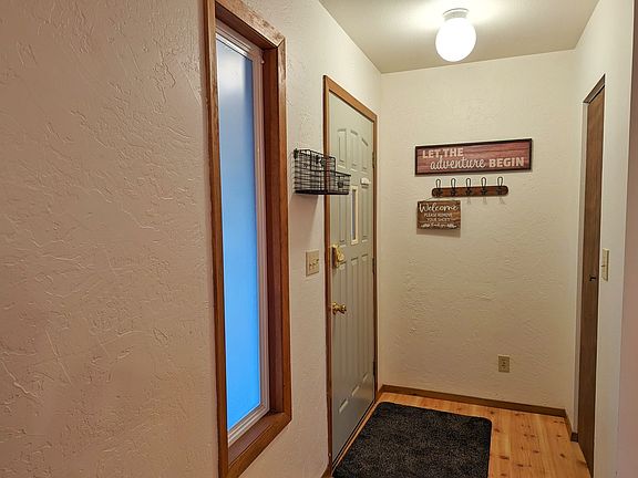 3rd image of 2235 Meadow Ln #2