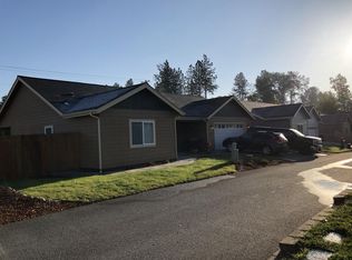 301 Bayou Pl, Grants Pass, OR 97526