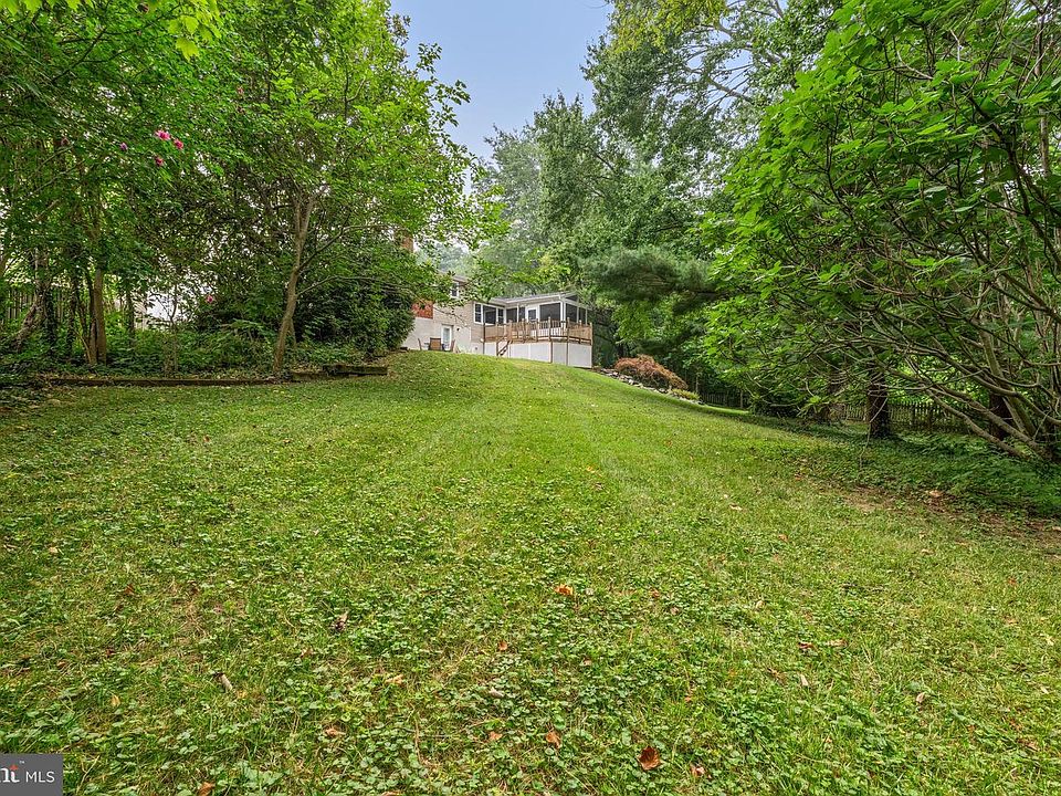 2nd image of 7 Krisswood Ct