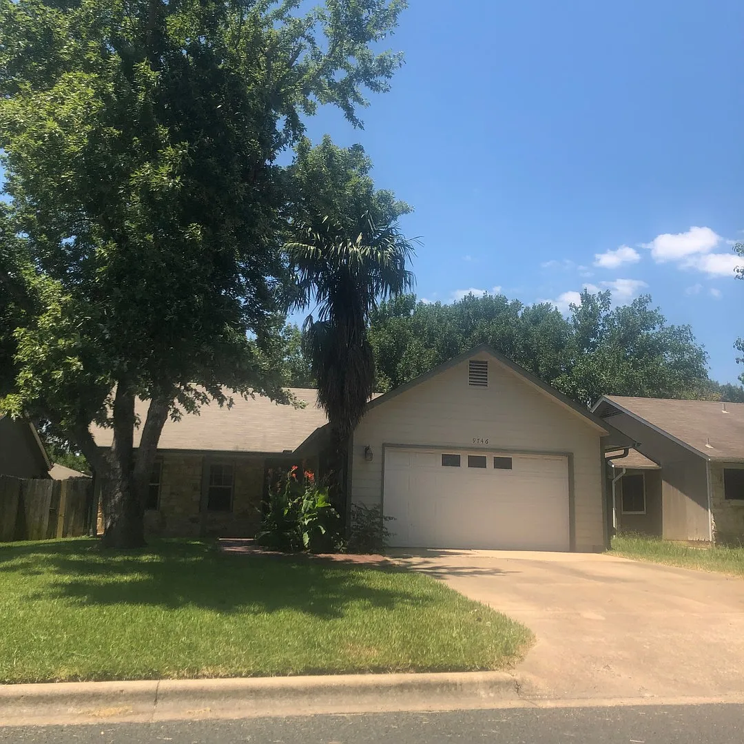 Building Photo - 9746 Anderson Village Dr