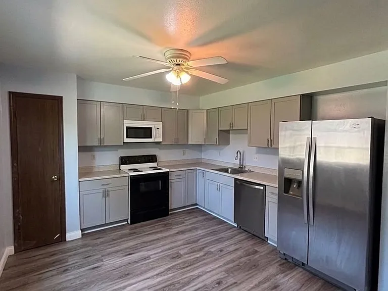 4212 Spring Valley Rd — Photo 2