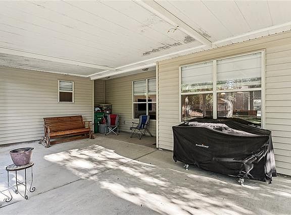 5th image of 1 Hickory Dr