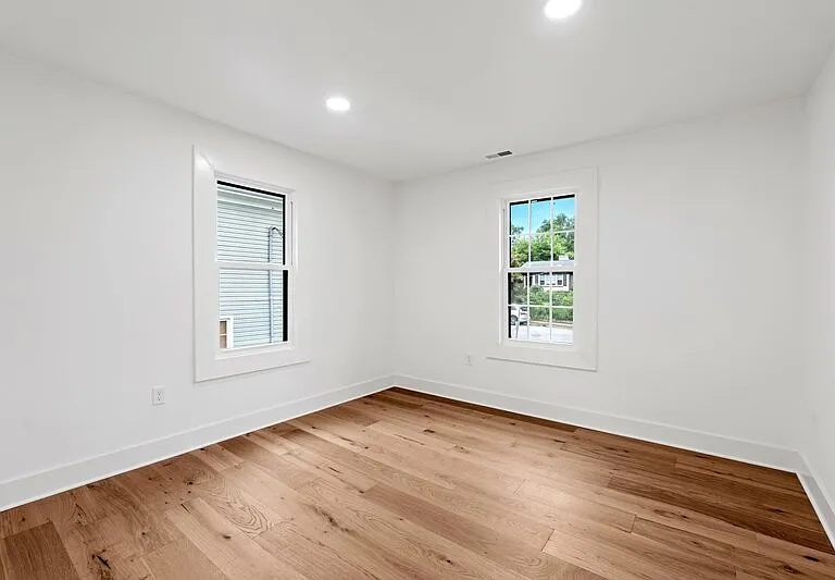 28 Douglas Dr — Photo 26