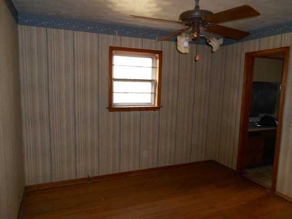 5th image of 4012 Wales Ave