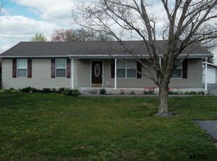 515 Grant Dr, Gettysburg, PA 17325