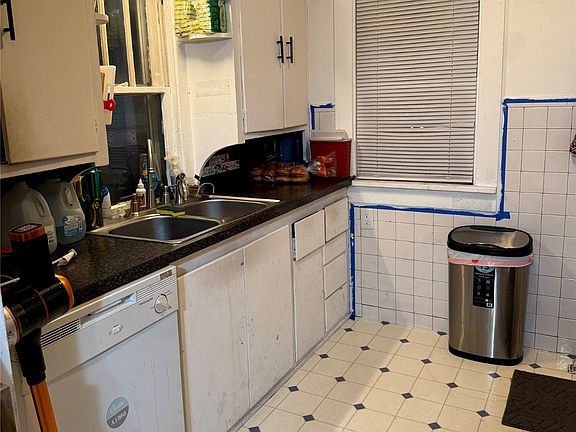 3rd image of 2 Bungalow Ct