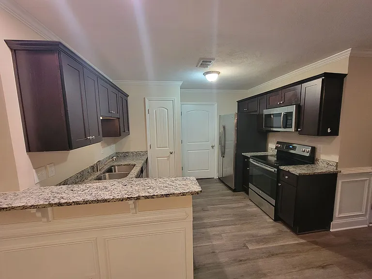 640 Vista Dr — Photo 6