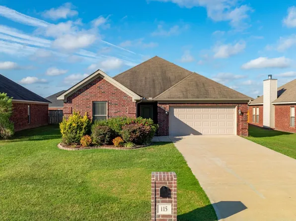 115 Vienne Pl, Maumelle, AR 72113