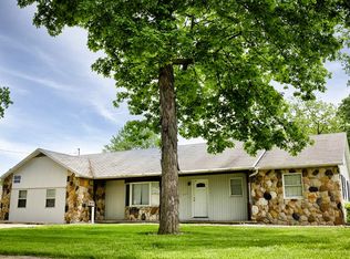 1021 2nd St, Charleston, IL 61920