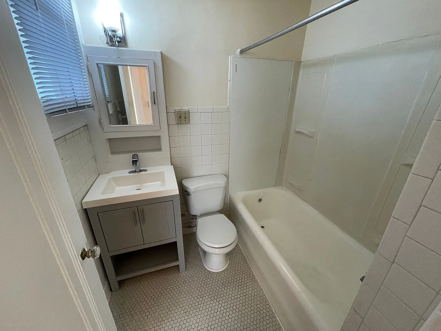 Belvedere House Apartments — Photo 4
