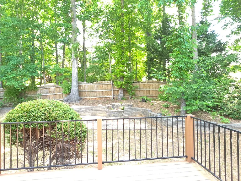 606 Lakeshore Ct — Photo 28